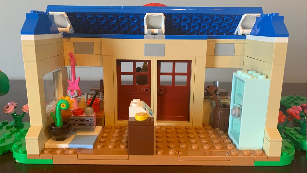 Lego Nook's Cranny seen from behind