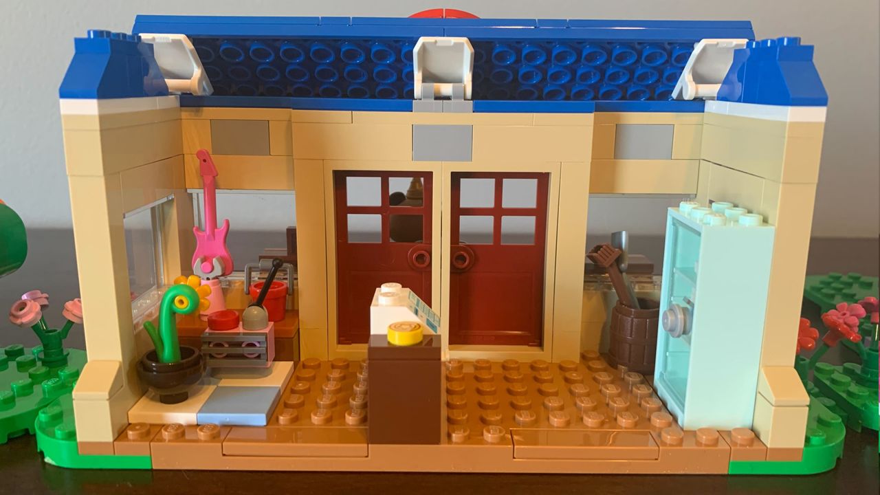 Lego Nook's Cranny seen from behind