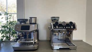 Sage Oracle Jet next to the De'Longhi La Specialista