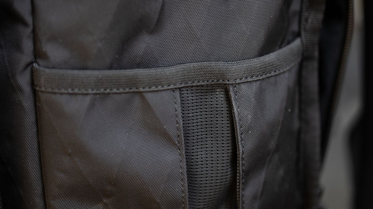 Chrome Industries Bravo 3.0 side pocket