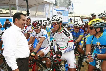 It's all smiles before the start of stage two in Veracruz.