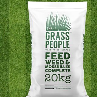 Feed, Weed & Mosskiller at the grass people