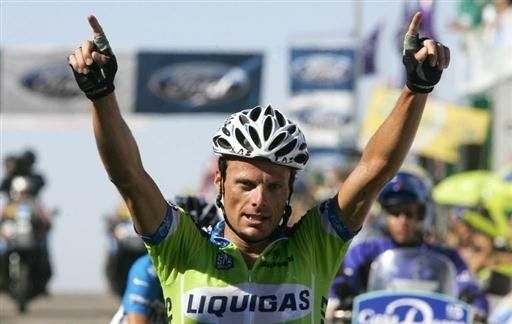 Danilo Di Luca (Liquigas) wins the stage on La Covatilla