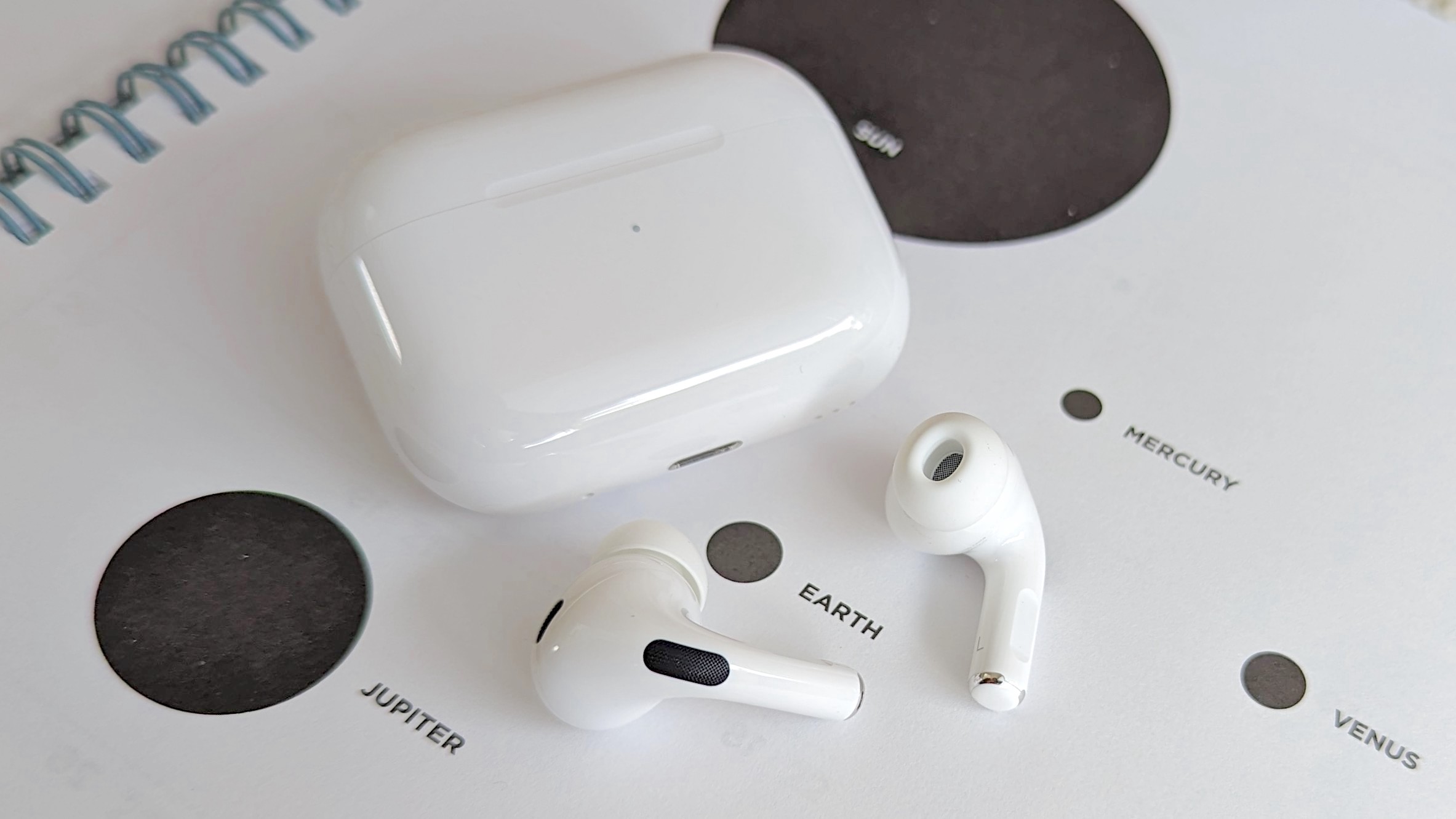 best noise-cancelling earbuds: AirPods Pro 2