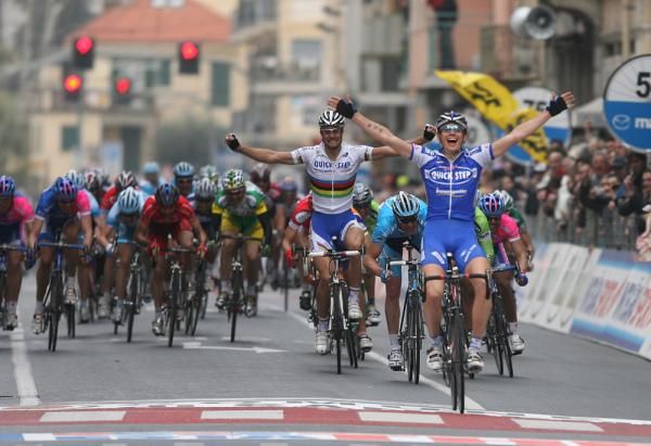 Pozzato winning Milano Sanremo in 2006