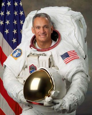 Astronaut Biography: Danny Olivas
