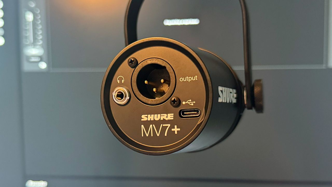 Shure MV7+ review image showing the microphone's dual connectivity ports