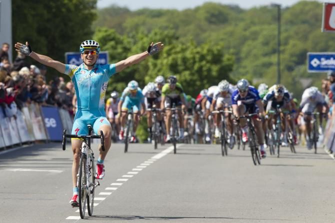 Maxim Iglinskiy (Astana) dropped his breakaway companions with 1km to go and held off the peloton to win stage 4