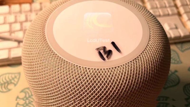 Leaked 3rd generation HomePod showing screen