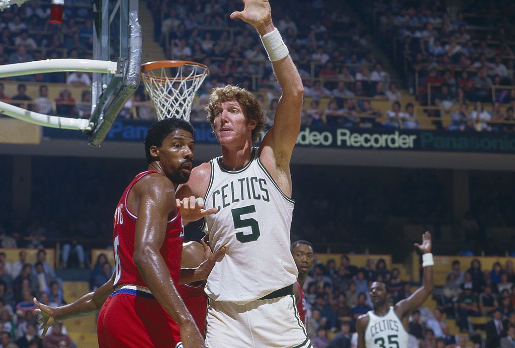 NBA Hall of Famers Julius Erving (L) and Bill Walton 