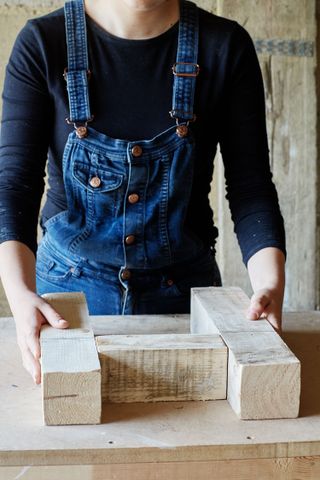 how to build a pallet bench