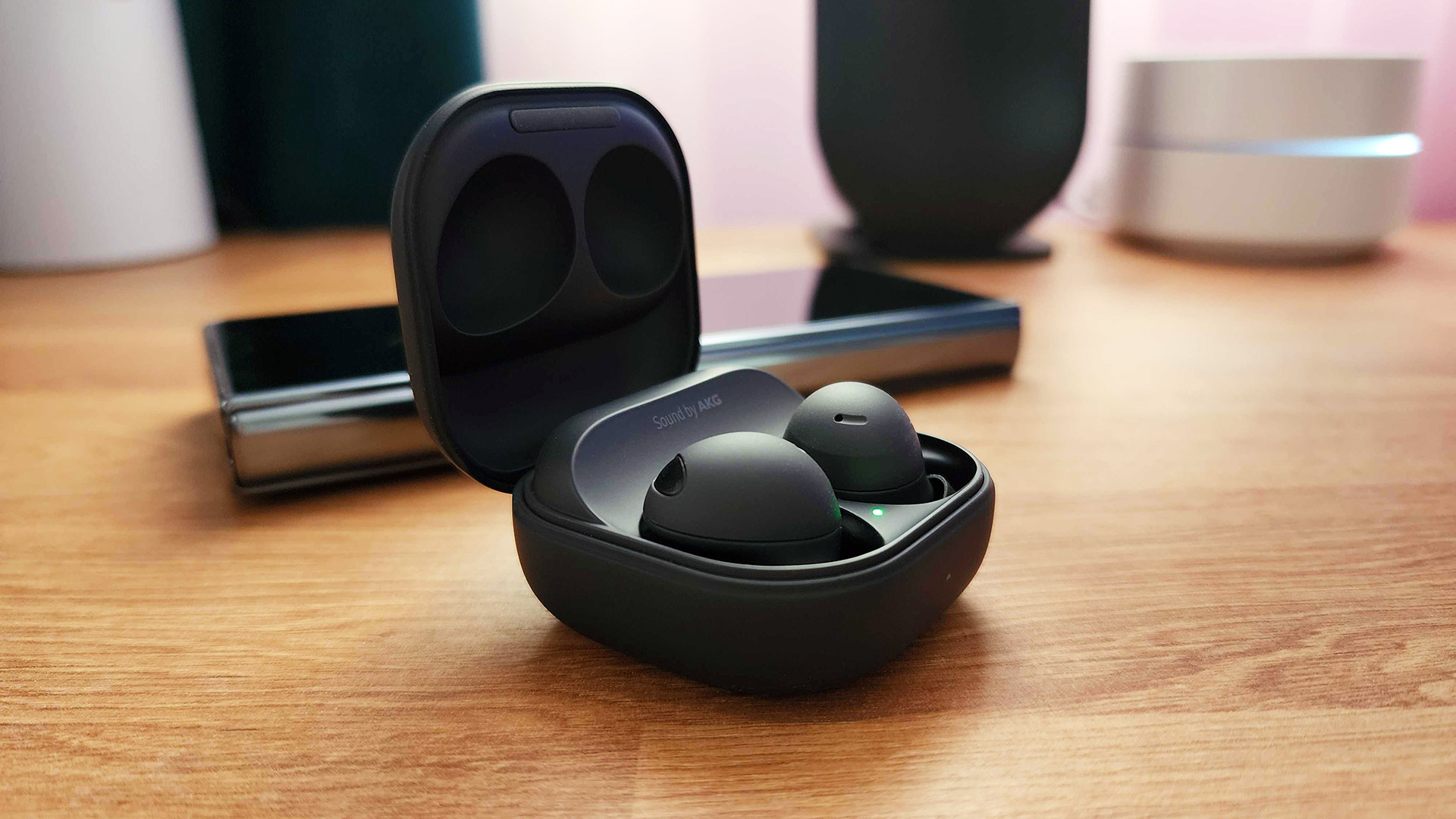 Samsung galaxy buds vs powerbeats pro hot sale