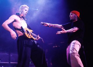 Blood brothers, Limp Bizkit takes the Family Values tour to Nassau Coliseum