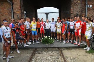 Tour of Poland honours holocaust victims