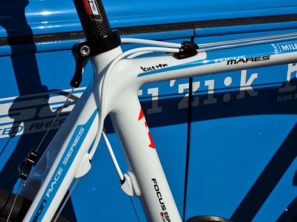 The rear brake housing stop is built into the seatpost collar.