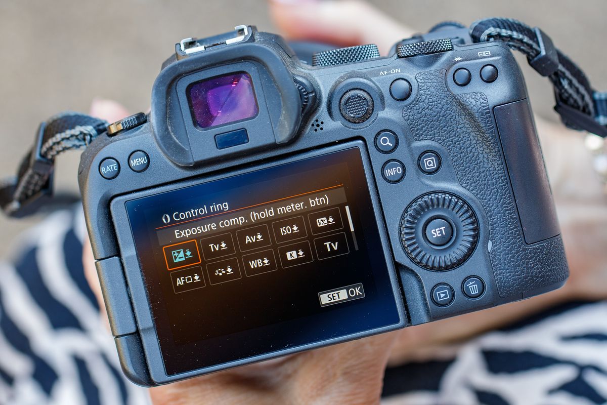 What settings can be changed on your Canon's RF lens control ring