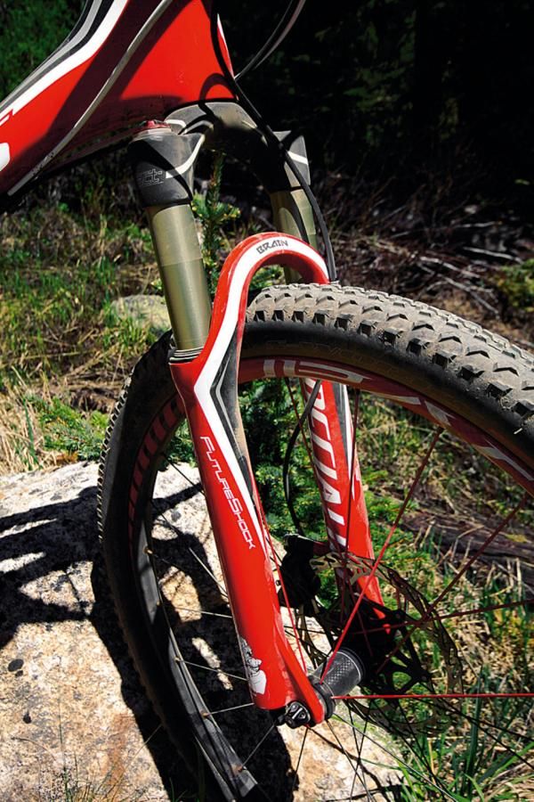 The S-Works epic gets Specialized&rsquo;s Future e100 fork.