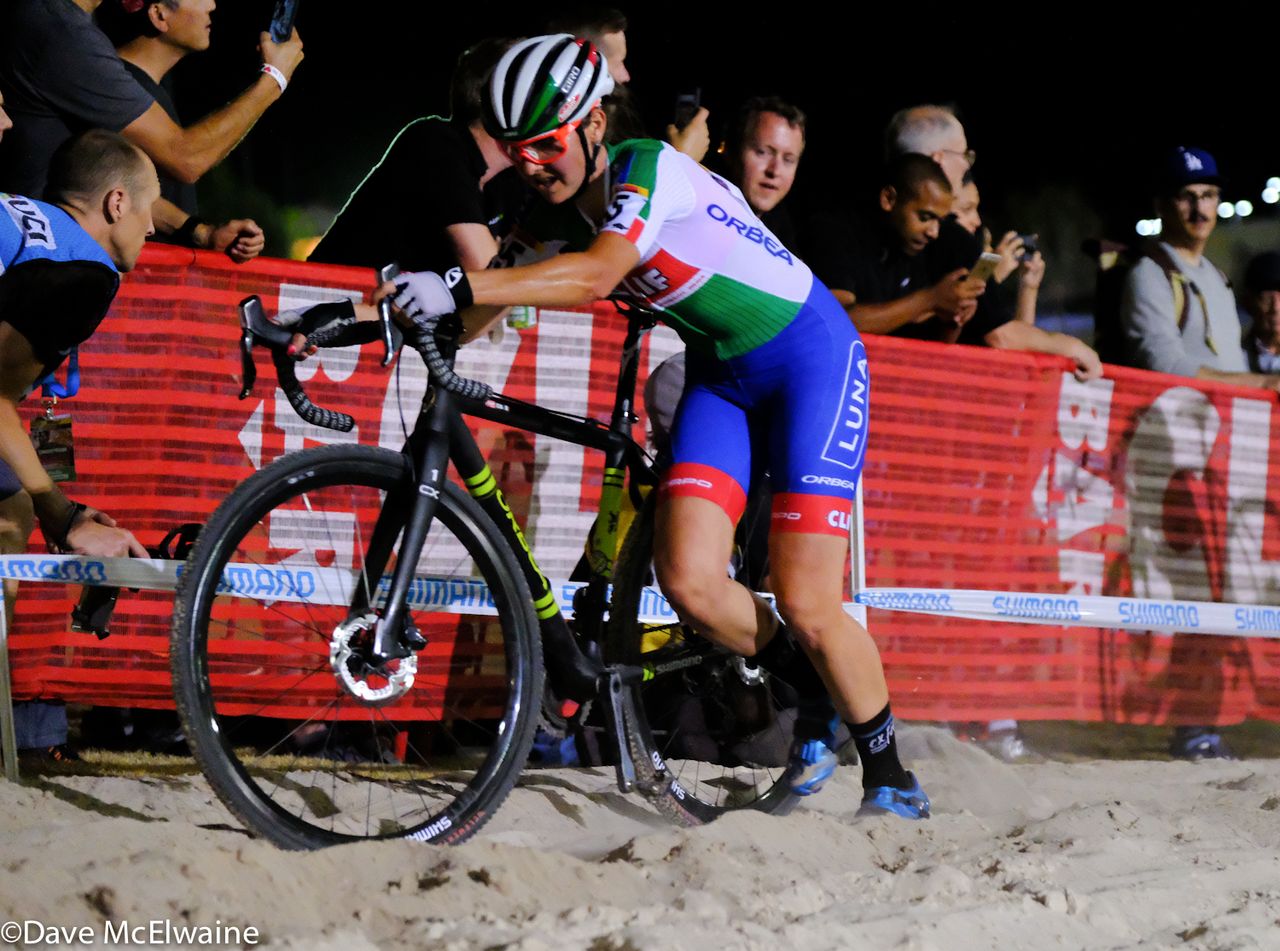 Eva Lechner runs through the sand at CrossVegas
