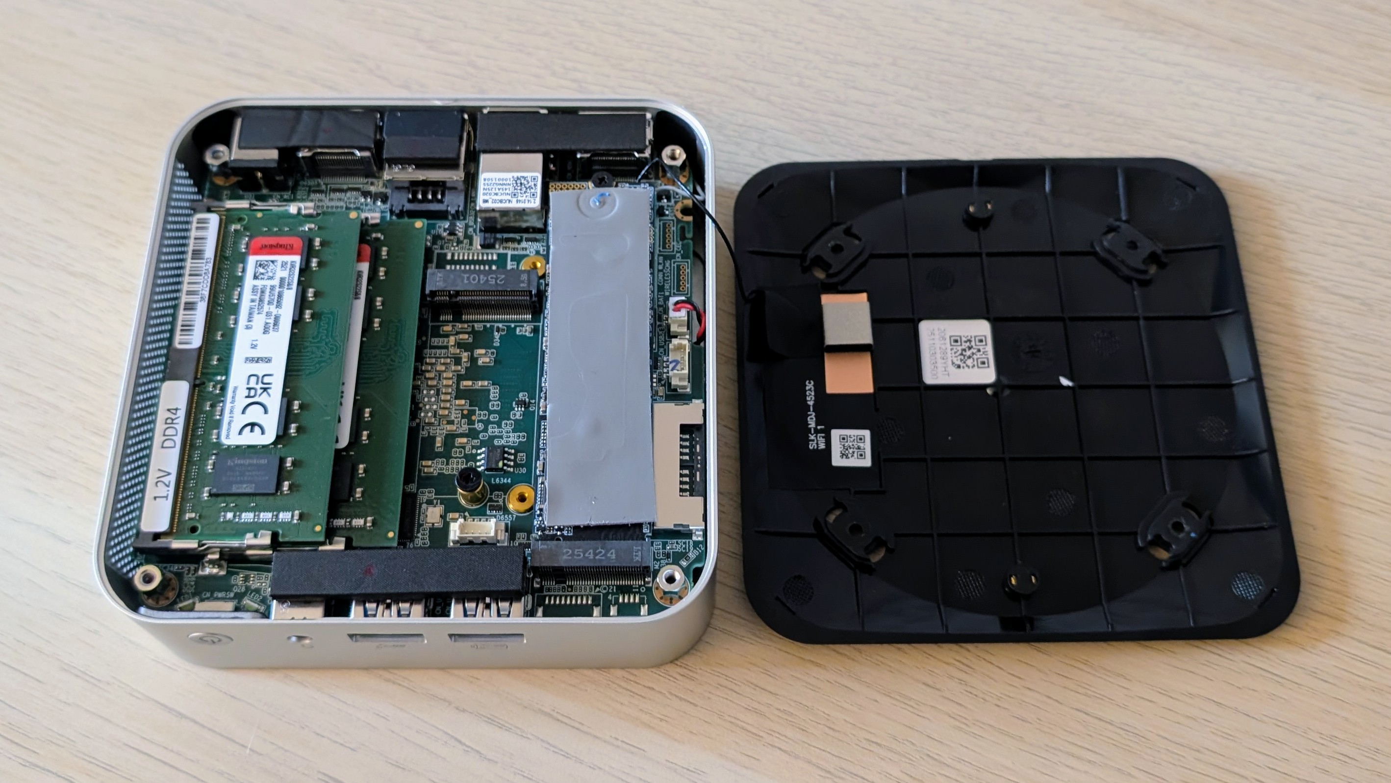 The Geekom A5 on a desk