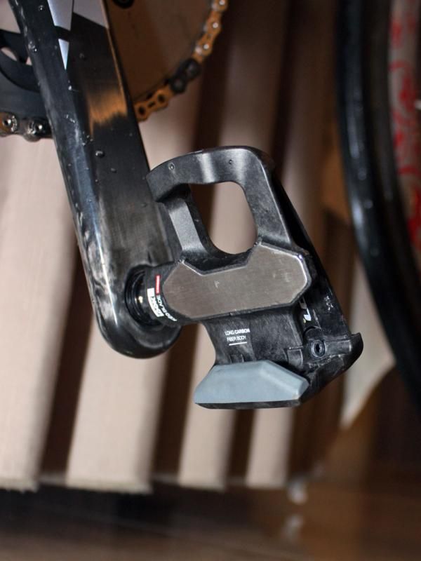 A longtime advocate of Shimano SPD-SL pedals, Armstrong made the switch to Look K