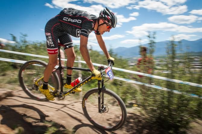 Brady Kappius (Clif Bar) tears down the technical descent during the second lap of the elite men's cross country race.