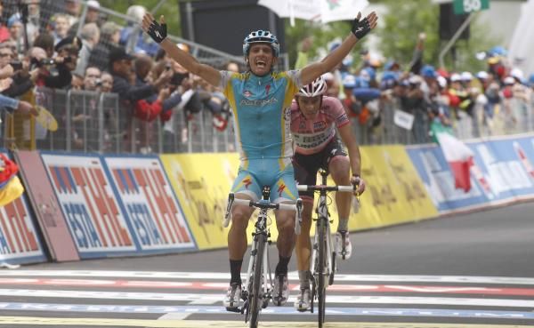 Paolo Tiralongo (Astana) attacked inside the final 6km.