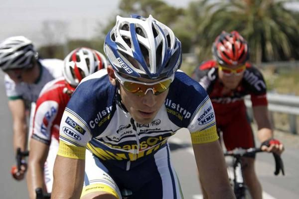 Marcello Pavarin (Vacansoleil-DCM) infiltrated an early break.