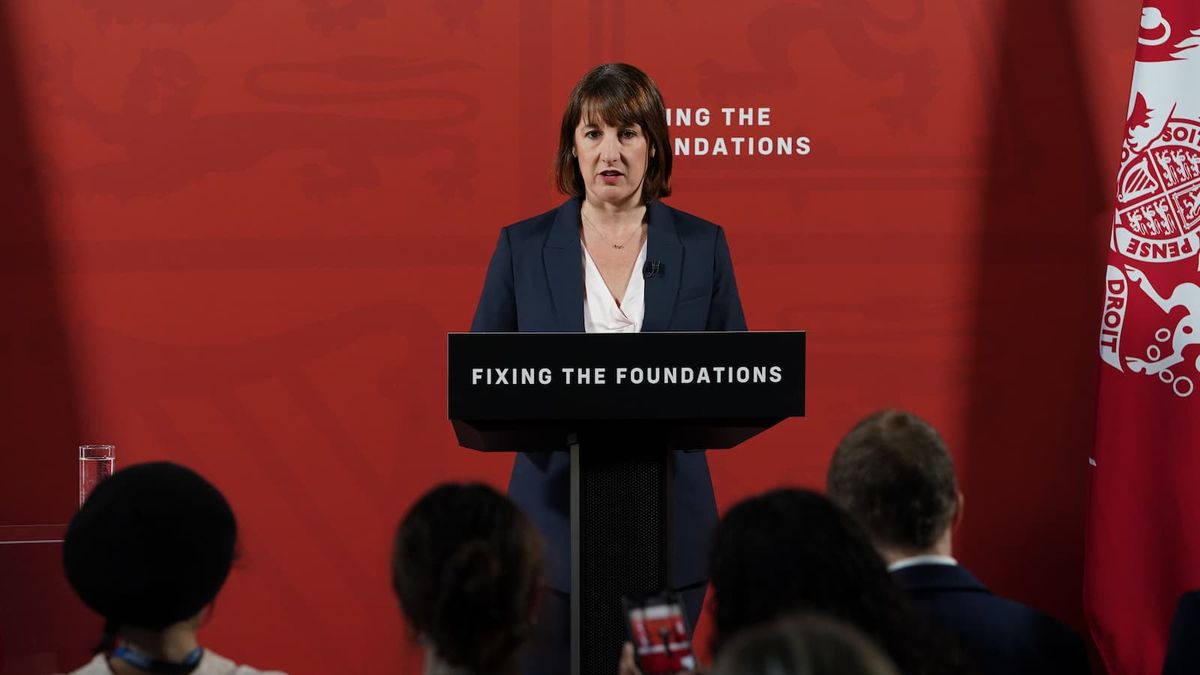 Rachel Reeves making her &#039;Fixing The Foundations&#039; speech