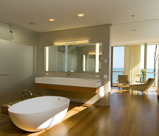 At Cascade House One of the many bathrooms