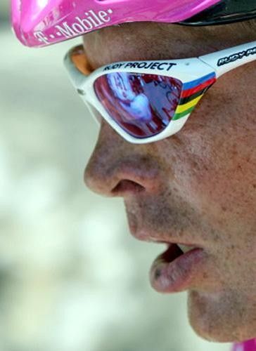 Jan Ullrich (T-Mobile) working hard on his stare