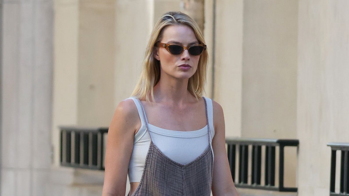If Margot Robbie Is Wearing This Long-Lost It Item, We Can Probably Assume It's No Longer Dated