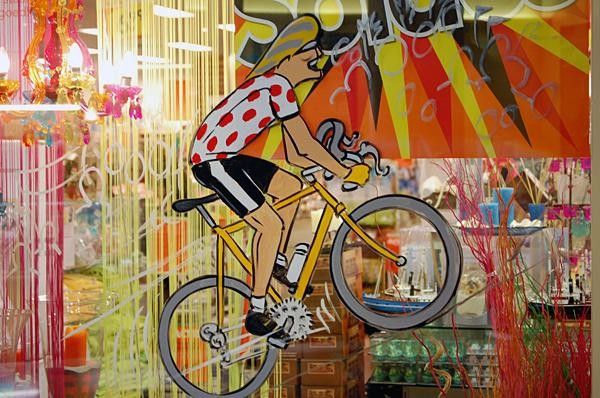 Local shops with artful Tour decoration