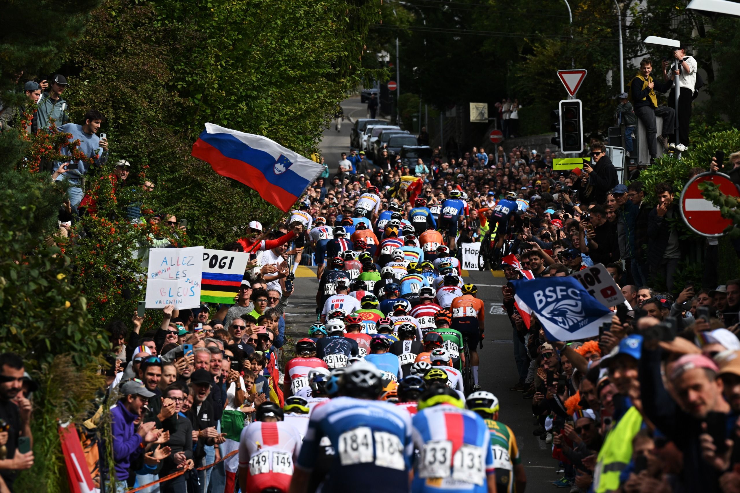 Pogacar's absence has blown race wide open at the Worlds