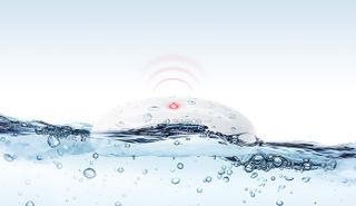 Fibaro Flood Sensor submerged in water
