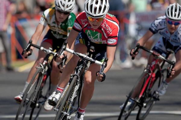 Amanda Miller (HTC-Highroad), Megan Guarnier (TIBCO-To The Top) and Lindsay Myers (Chico Corsa) worked together in early laps to gain a slight gap but were later reeled back into the pack.