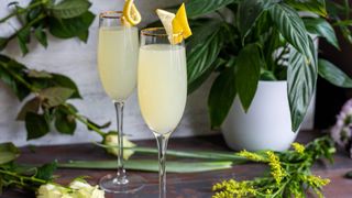 classic cocktails with gin French 75 recipe