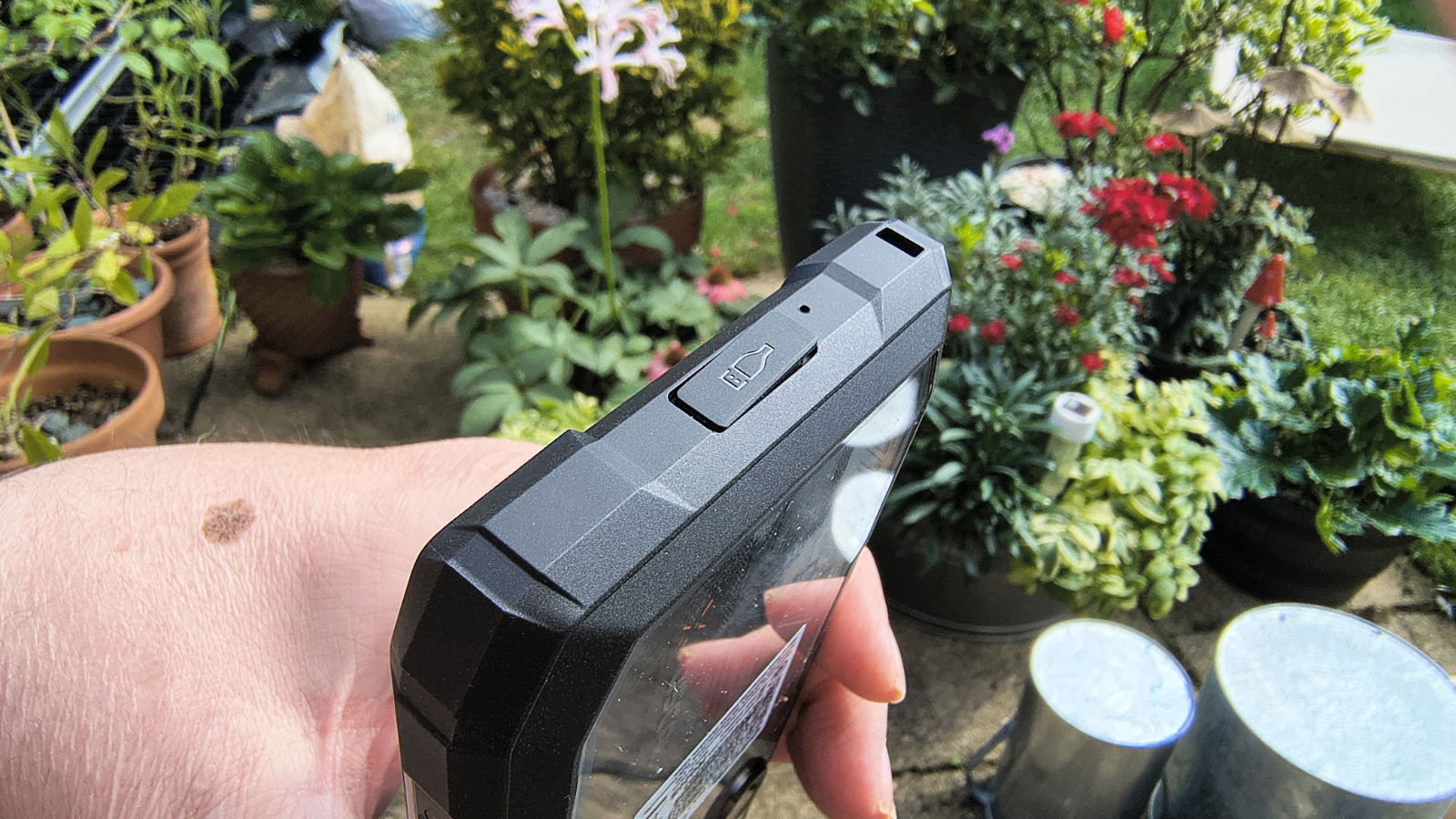 Oscal Pilot 8 rugged smartphone
