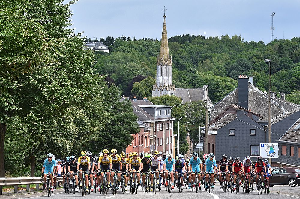 The peloton racing stage 6 at the Eneco Tour
