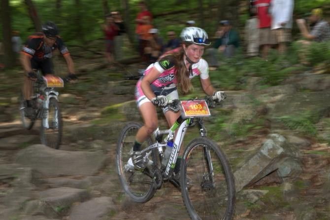 Vicki Barclay amazes the crowd on the rocks after 3 Bridges