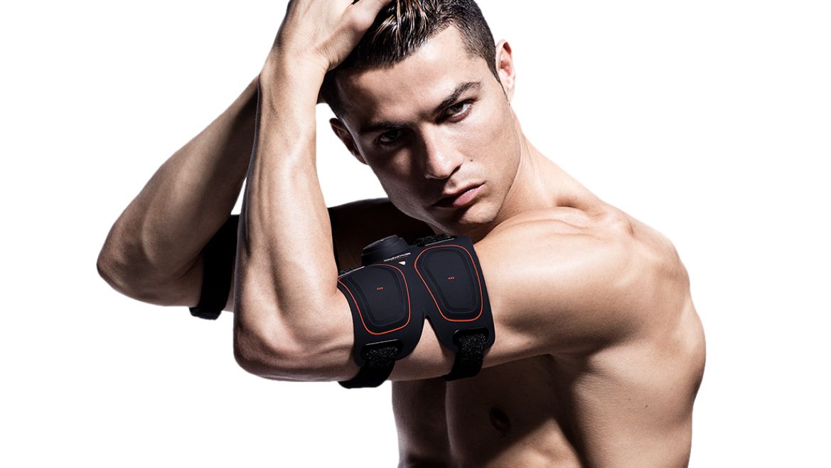 SIXPAD Abs Belt review: Cristiano Ronaldo wearing a SIXPAD device