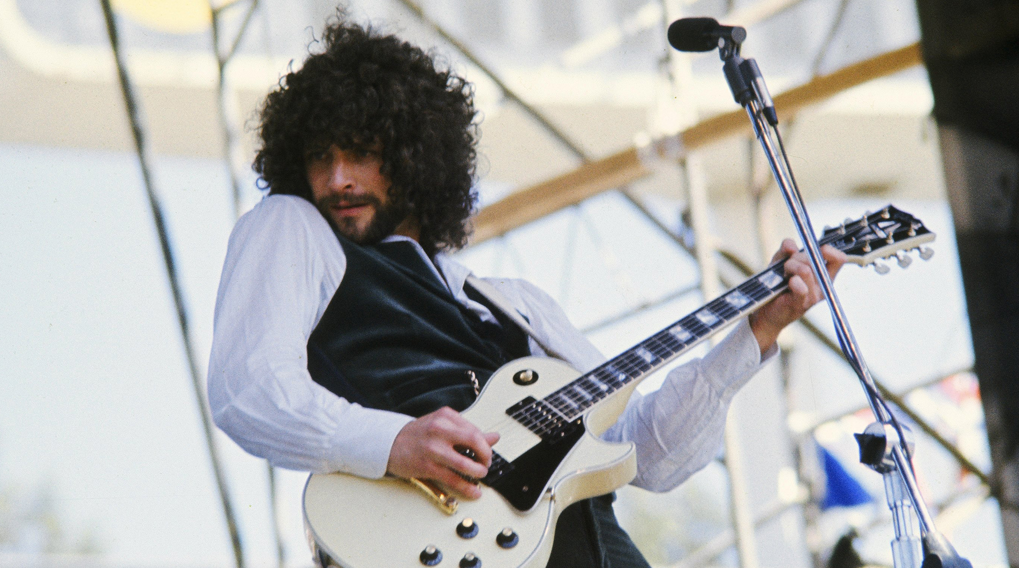 OAKLAND - 1975: Lindsey Buckingham of Fleetwood Mac performs live at The Oakland Coliseum 1975 in Oakland, California.