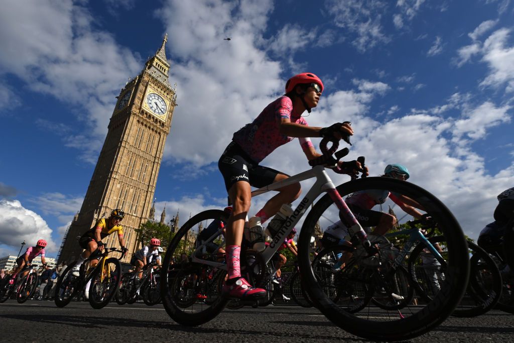 LONDON ENGLAND MAY 29 Kristabel DoebelHickokn of United States and Team EF Education Tibco Svb and a general view of the peloton competing in front of The Big Ben during the 5th RideLondon Classique 2022 Stage 3 a 835km stage from London to London RideLondon UCIWWT on May 29 2022 in London England Photo by Justin SetterfieldGetty Images