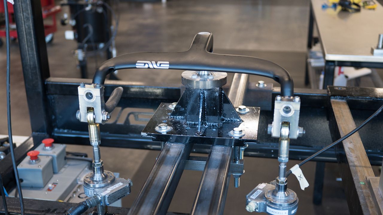 carbon fiber handlebar being tested after production