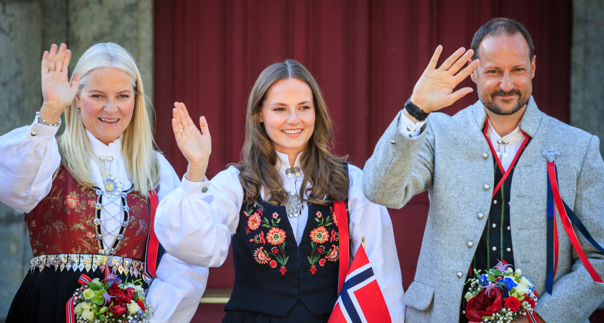 Crown Prince Haakon, Princess Ingrid Alexandra and Crown Princess Mette-Marit waving