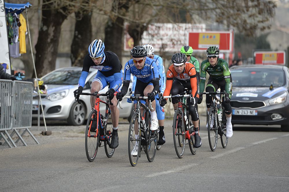 The breakaway on stage 3 of Etoile de Bess&egrave;ges
