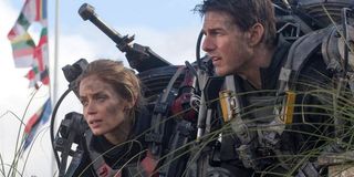 Emily Blunt and Tom Cruise in Edge of Tomorrow: Live Die Repeat