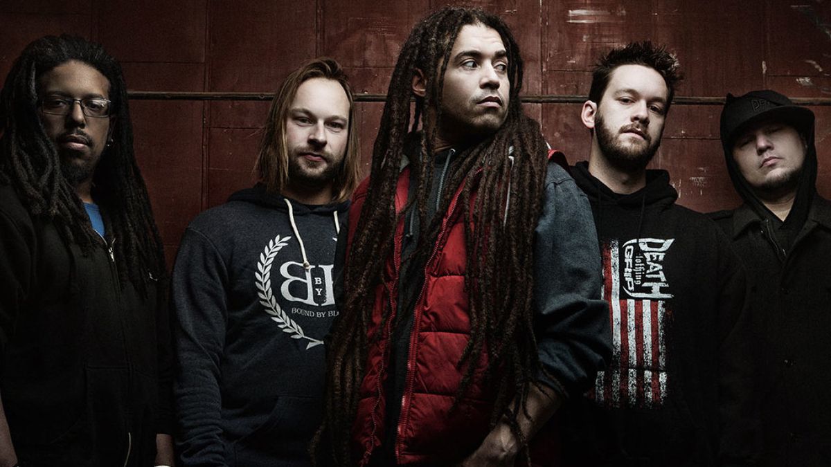 Nonpoint's Lizzio 'heartbroken' Over Departure 