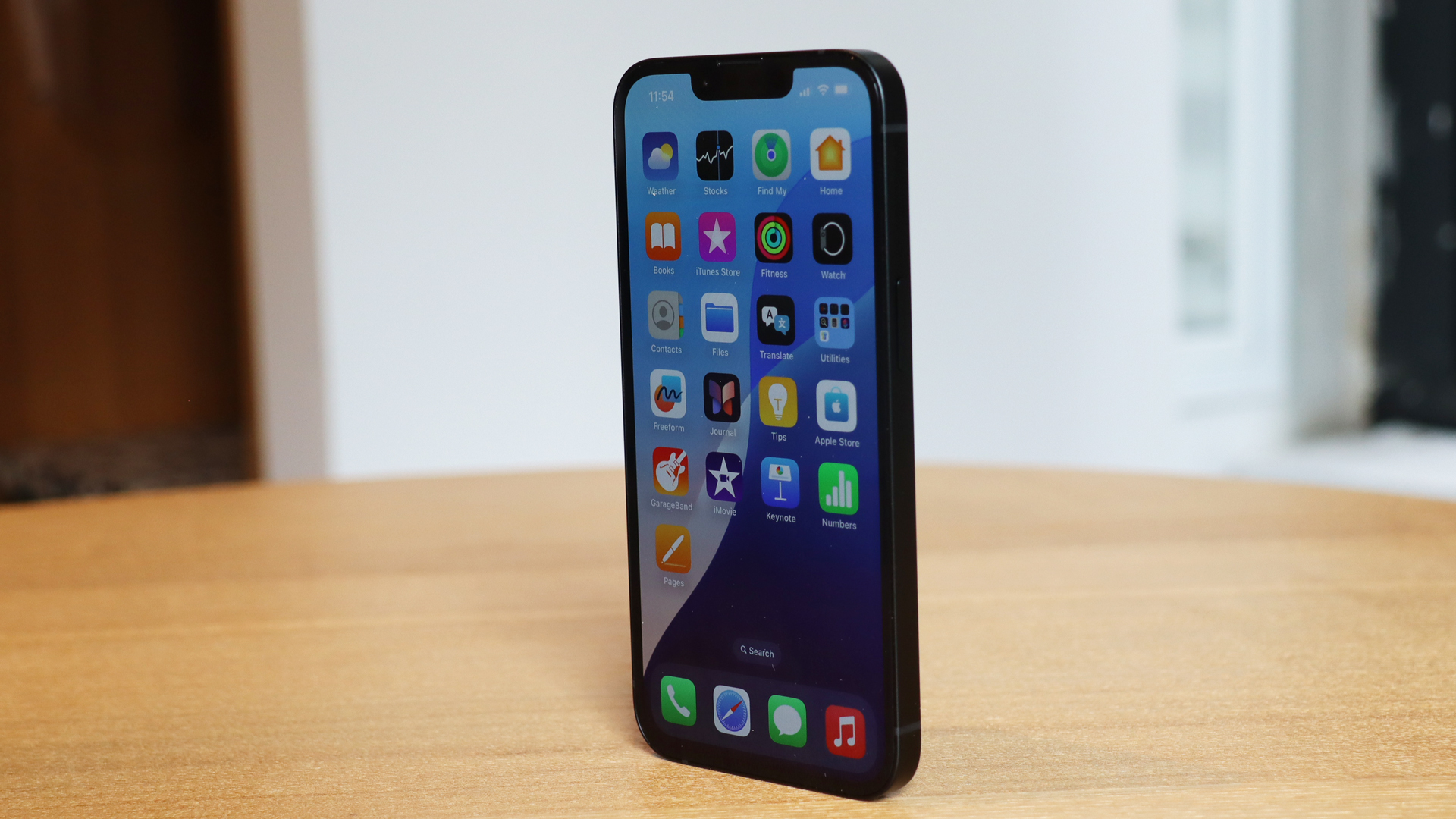 Apple iPhone 16e REVIEW