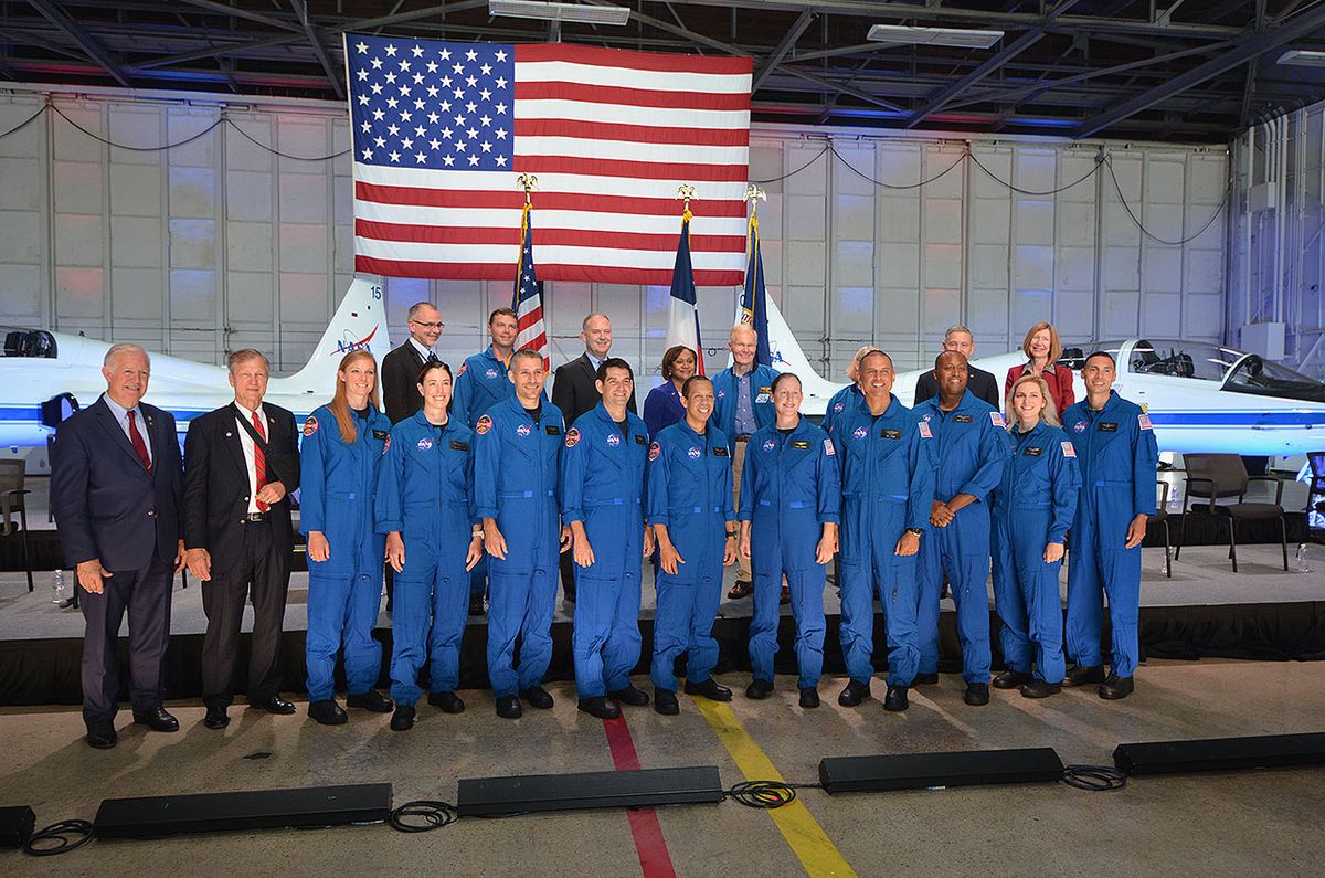 NASA announces 10 new astronaut candidates for future space station, moon missio..