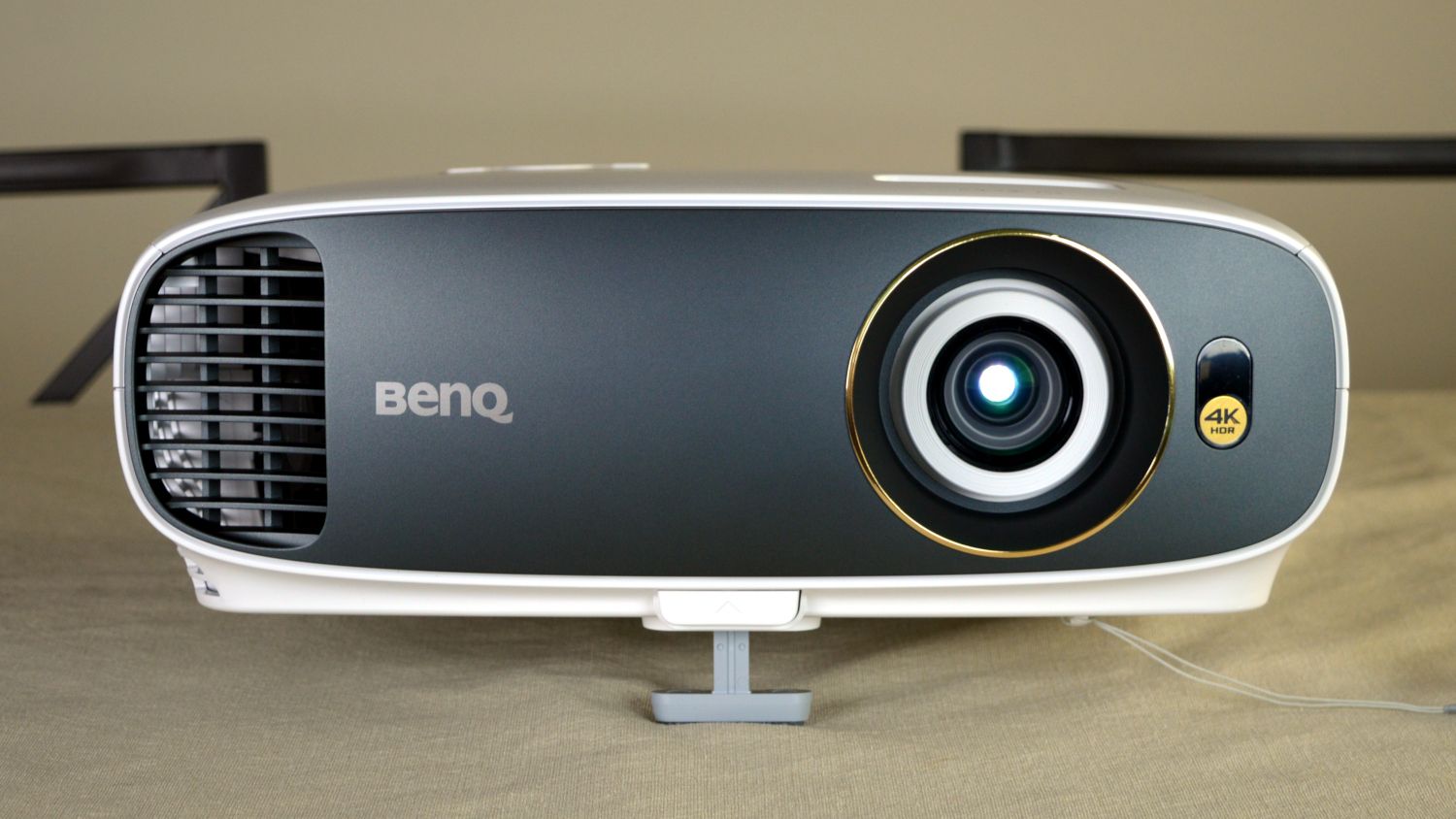 BenQ4Kプロジェクター　HT2550 Amazon.com: BenQ HT2550 4K UHD HDR Home Theater Projector
